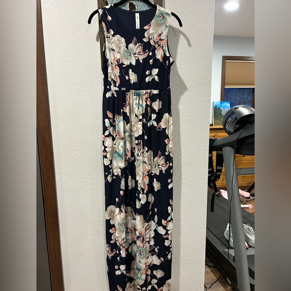 Vanilla Bay Navy Floral Dress